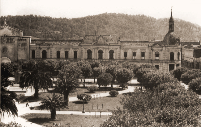 Plaza Anibal Pinto